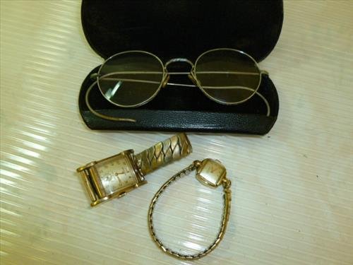 3 pc gold filled watches- ladies Gruen very thin-man's: 3 pc gold filled watches- ladies Gruen very thin-man's Gruen 21 jewel-and vintage mans eye glasses with case- as is