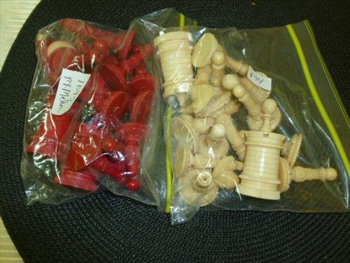 Vintage chess pieces- red and white 2 1/8"- carved: Vintage chess pieces- red and white 2 1/8"- carved bone??-English