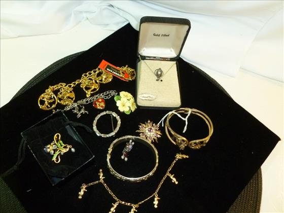 Lot 11 pcs. Pins and bracelets-Joan: Lot 11 pcs. Pins and bracelets- all kinds- Joan rivers- Staffordshire - Disney and Whiting and Davis