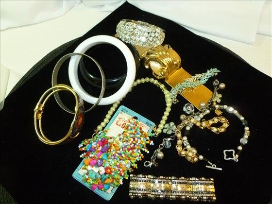 Lot of 13 Bracelets assorted colors style and (1 of 1)