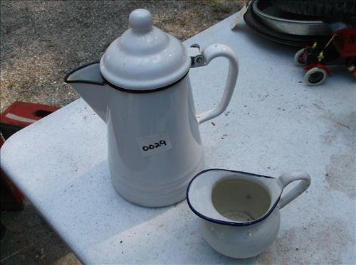 HINGED LID ENAMELED COFFEE POT & CREAMER  9"H (1 of 1)