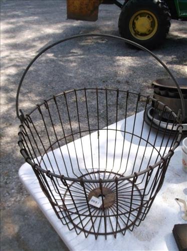 BIG OLD WIRE EGG COLLECTING BASKET  14 1/2"DIAM (1 of 1)