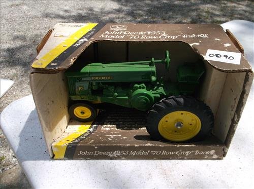 ERTLE JOHN DEERE 1/16 1953 MODEL "70 ROW-CROP" TRACTOR (1 of 1)