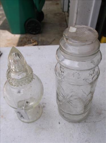 MR. PEANUT CLEAR GLASS JAR 9 1/2"H & BATH BAUBLES JAR (1 of 1)