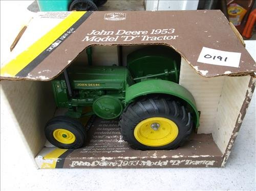 ERTLE JOHN DEERE 1953 MODEL "D" TRACTOR #5596 (1 of 1)