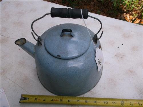 VINTAGE ENAMELED BLUE SPECKLED TEAPOT W/HANDLE: VINTAGE ENAMELED BLUE SPECKLED TEAPOT W/WOOD HANDLE 9 1/2"H