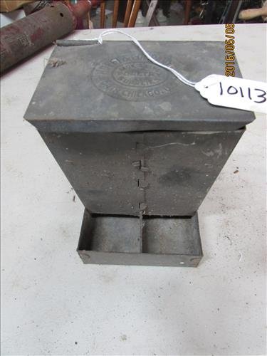 Vintage Chicken Feeder  Moe's Line Poultry Supply Hoefy (1 of 1)