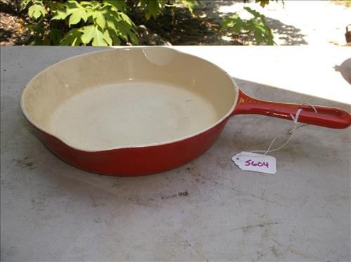 GRISWOLD CAST IRON ENAMELED 8 SKILLET 699 9"DIAM: GRISWOLD CAST IRON ENAMELED 8 SKILLET 699 9"DIAM