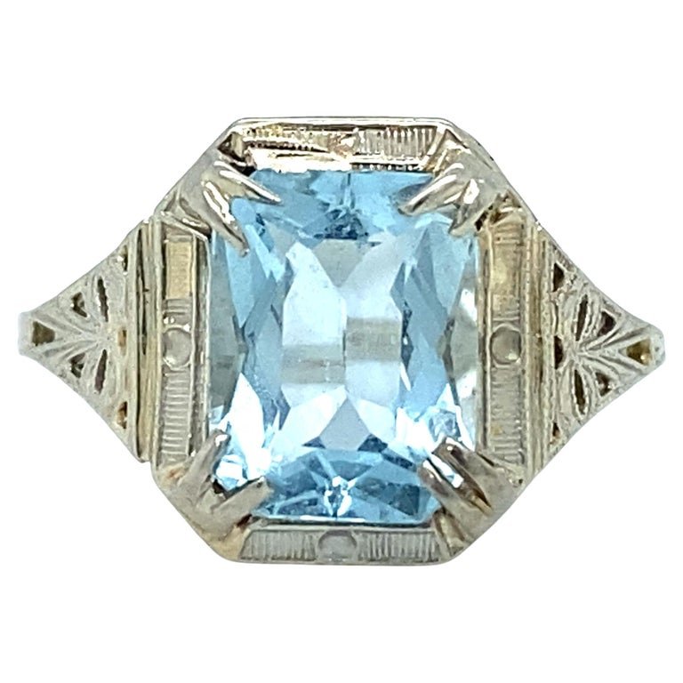 Circa 1930s Art Deco Aquamarine Ring in 18 Karat White Gold (1 of 5)
