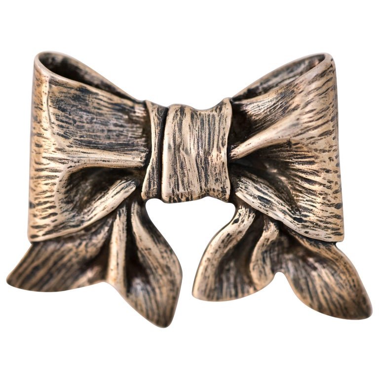 1960s James Avery Sterling Silver Bow Brooch: This James Avery Sterling Silver Ribbon Bow Brooch is a highly collectible, everyday Classic accessory! This retired design comes from Texas based family owned and operated jeweler, James Avery, known