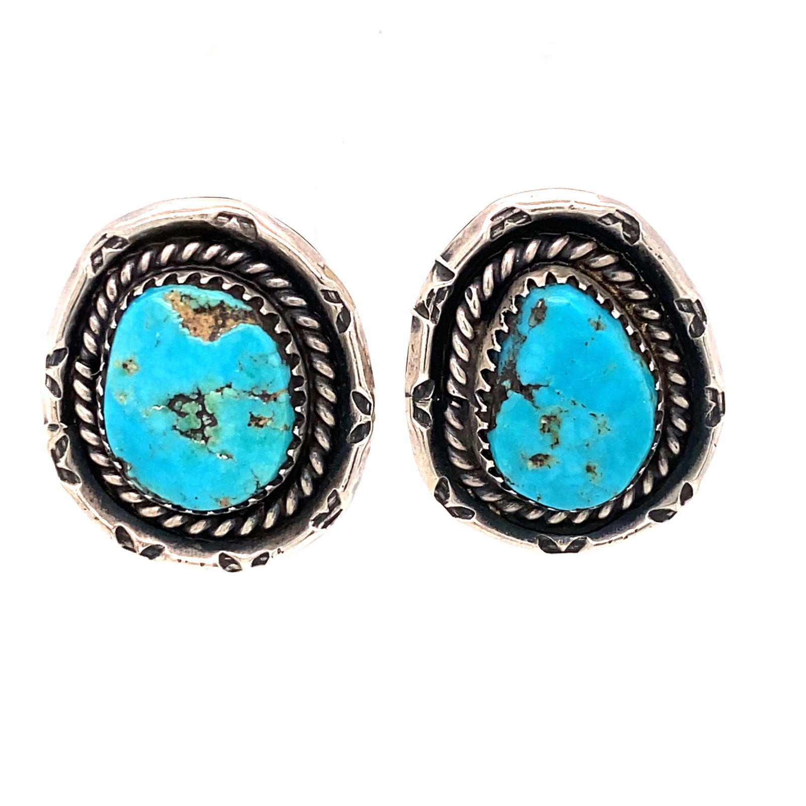 Vintage Navajo Turquoise Clip Earrings in Sterling Silver: Era: Vintage, Metal type: Sterling Silver, Gemstone: Turquoise, Dimensions: 18 Width x 21 mm Height, Weight: 10.0 g