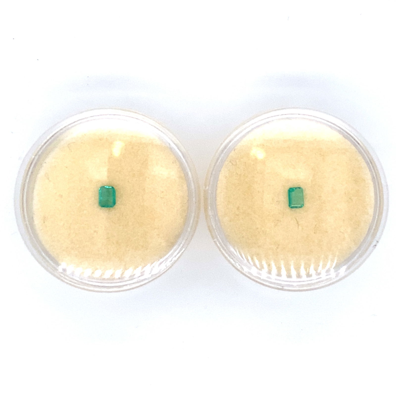 Lot of 2 Loose Emerald - 0.25CTW (1 of 1)