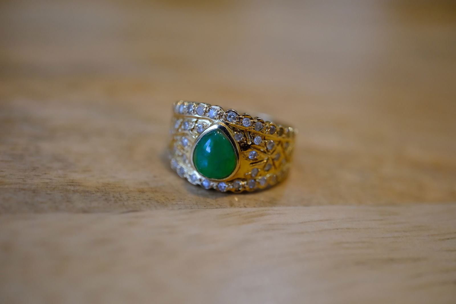 Estate Cabochon Emerald and Diamond Ring in 18K Yellow Gold (1 of 8)
