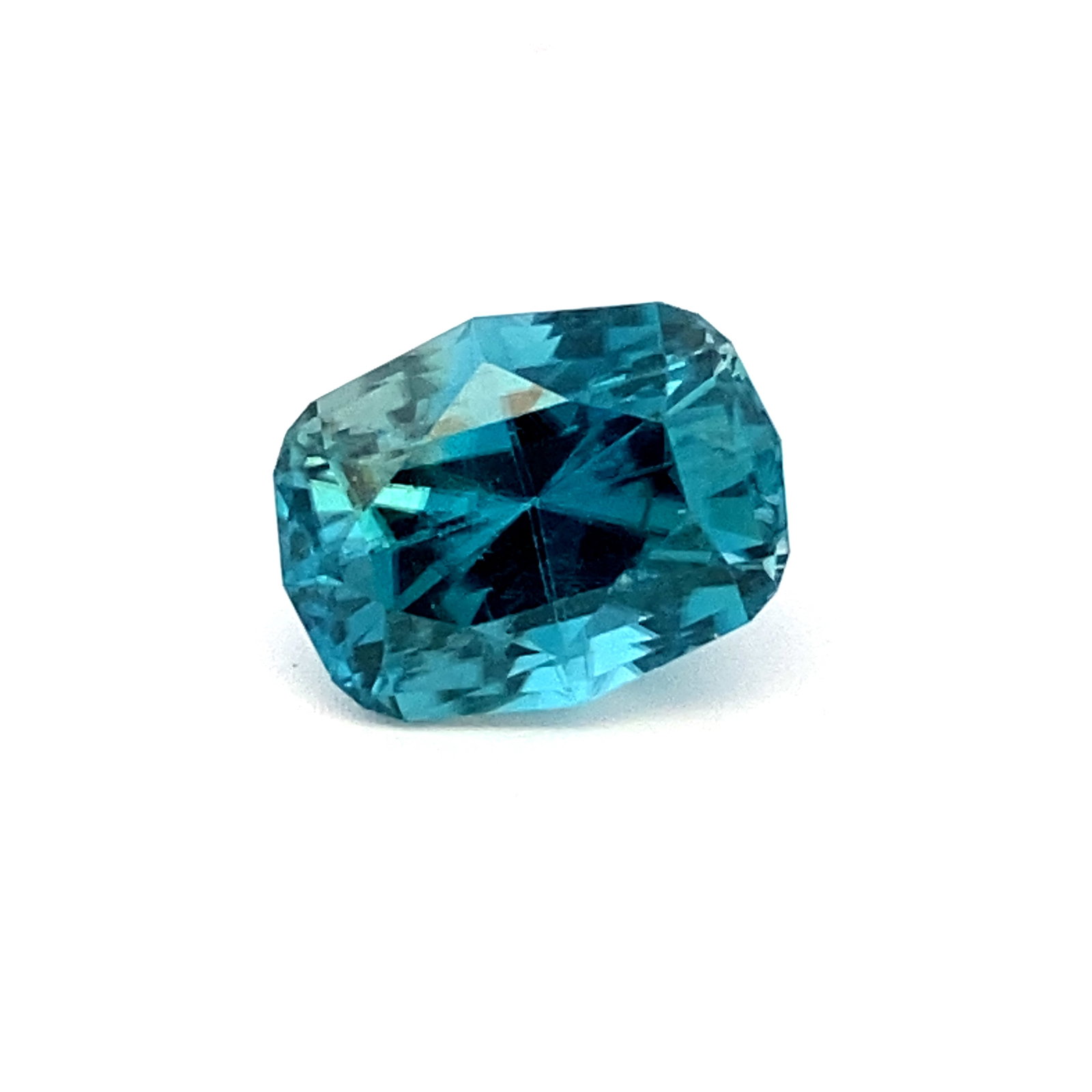 Loose Blue Zircon Gemstone 8 CT (1 of 5)