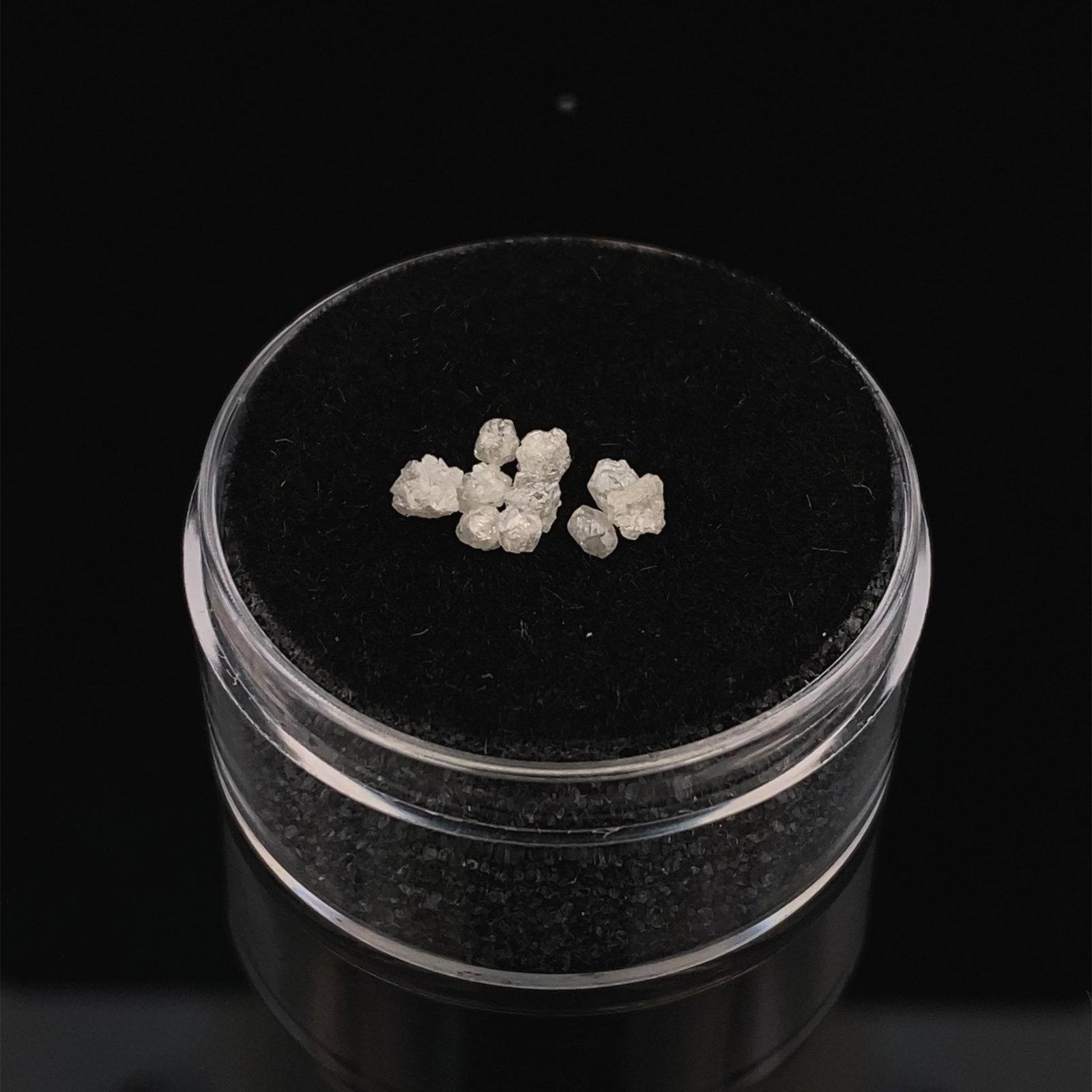 Lot of Rough Diamonds, 0.55CTW: Lot of various rough diamonds, 0.55 carat total weight