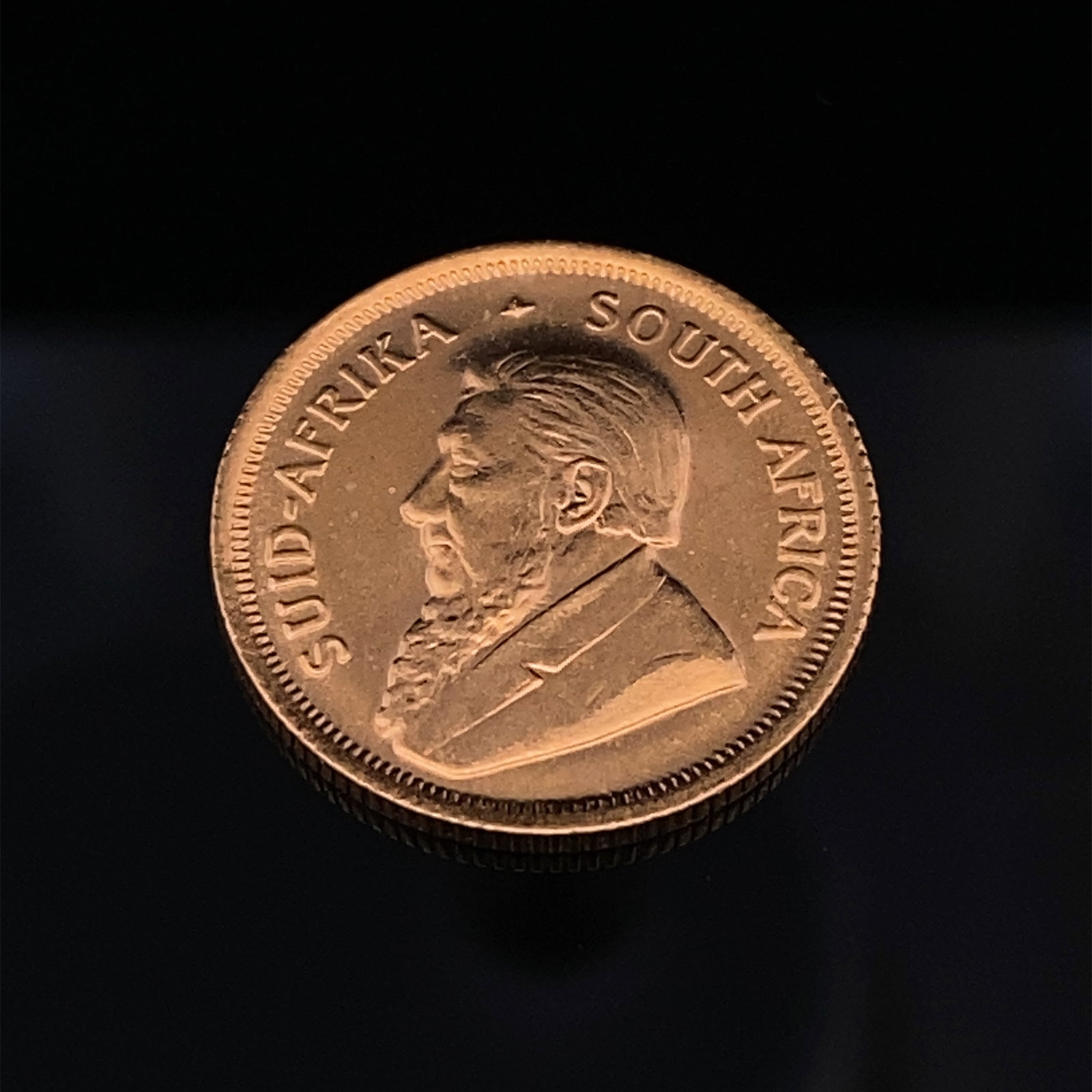 1983 South Africa 1/10 oz Gold Krugerrand: South Africa gold Krugerrand 1/10 oz. .999 fine gold 1983 date. Sold as is