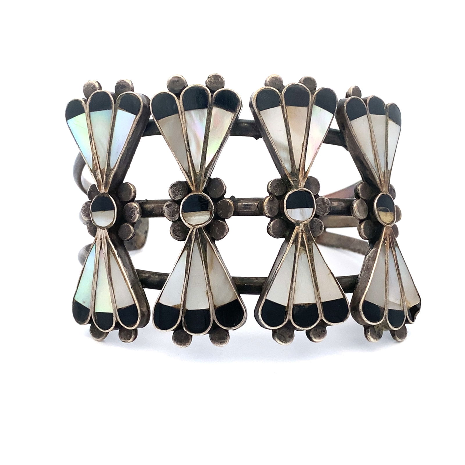 Vintage Zuni Native American Mother of Pearl and Onyx Cuff Bracelet in Sterling Silver (1 of 4)