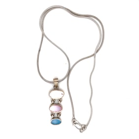 Mother of Pearl Necklace in Sterling Silver