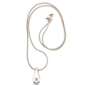 Vintage Teardrop Necklace in Sterling Silver