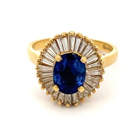 1.83ct Oval Sapphire and Diamond Ring, 18k Gold