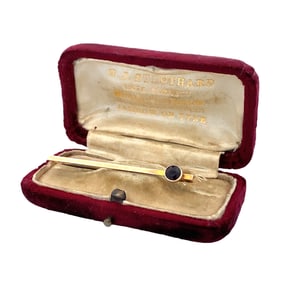 Estate Amethyst Pin/Brooch in 9K Yellow Gold