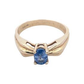 0.75 Carat Oval Tanzanite Ring in 14 Karat Yellow Gold
