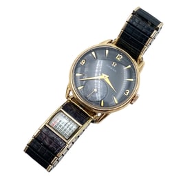 Vintage Mens Omega Wristwatch in 18K Yellow Gold Case