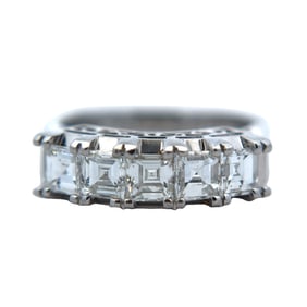 Asscher Diamond Anniversary Ring in Platinum
