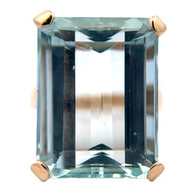Aquamarine Ring in 14K Yellow Gold