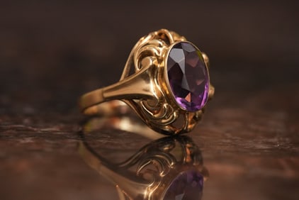 Vintage Solitaire Amethyst Ring in 14K Yellow Gold
