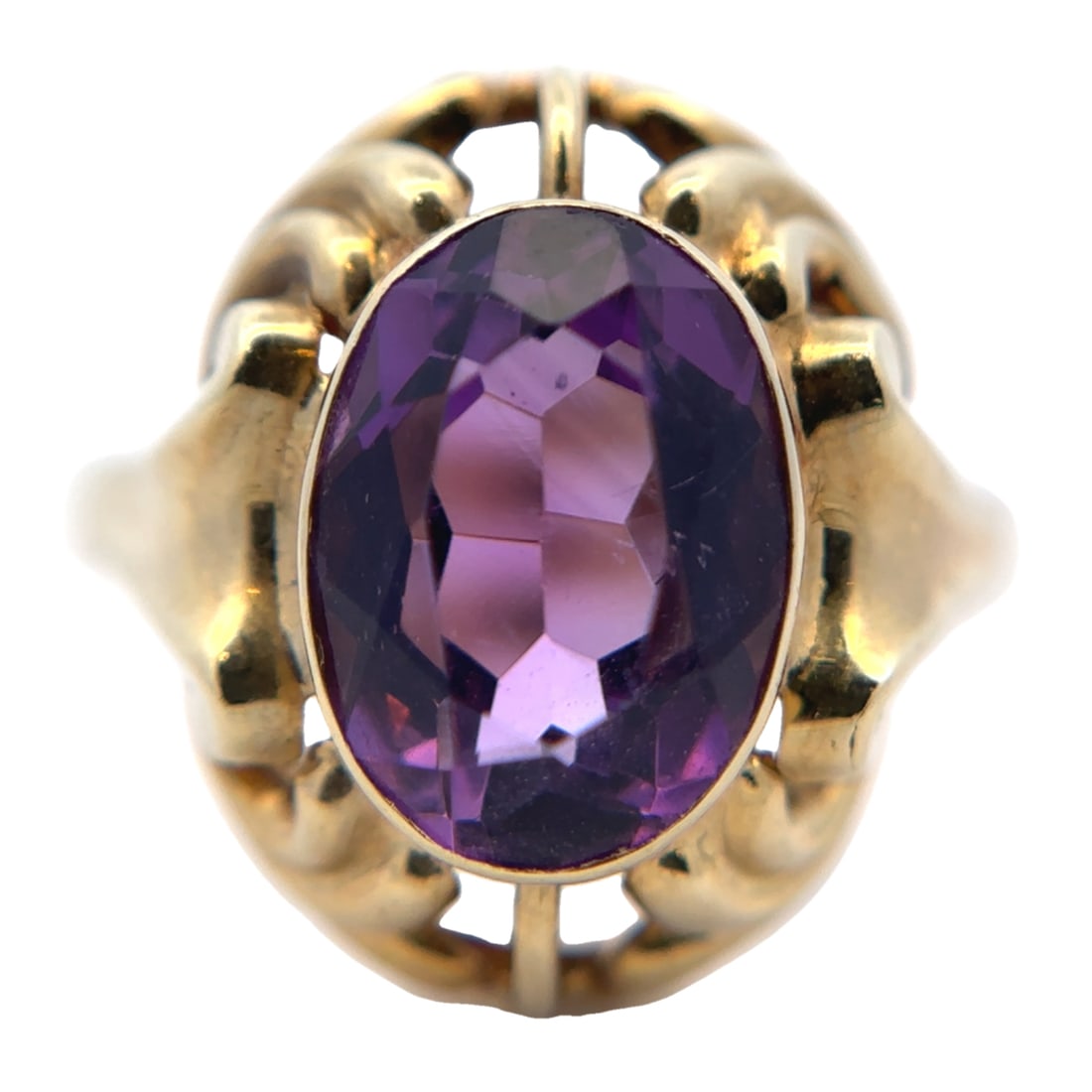 Vintage Solitaire Amethyst Ring in 14K Yellow Gold (1 of 7)