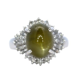 3.47ct Cat's Eye Chrysoberyl and Diamond Ring in Platinum