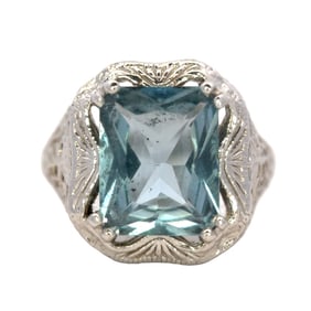 Vintage Art Deco Aquamarine Filigree Ring in 14K White Gold