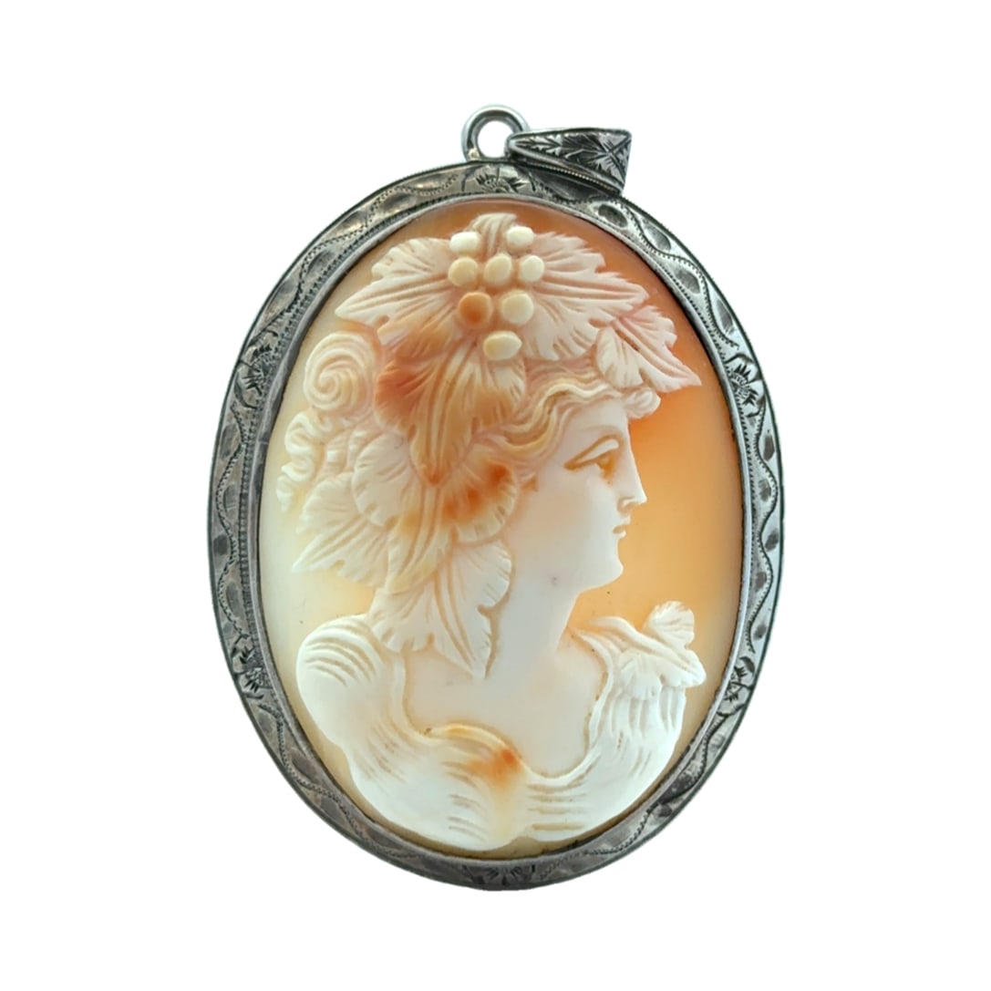 Vintage Estate Carved Shell Cameo Pendant in Sterling Silver (1 of 4)