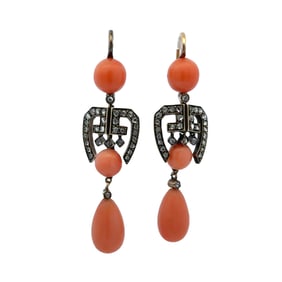 Edwardian Coral Dangle Earrings in 18K Yellow Gold