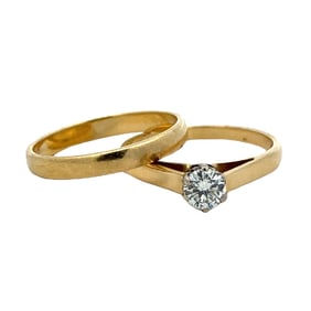 Solitaire Diamond Engagement and Band Ring in 18K Yellow Gold