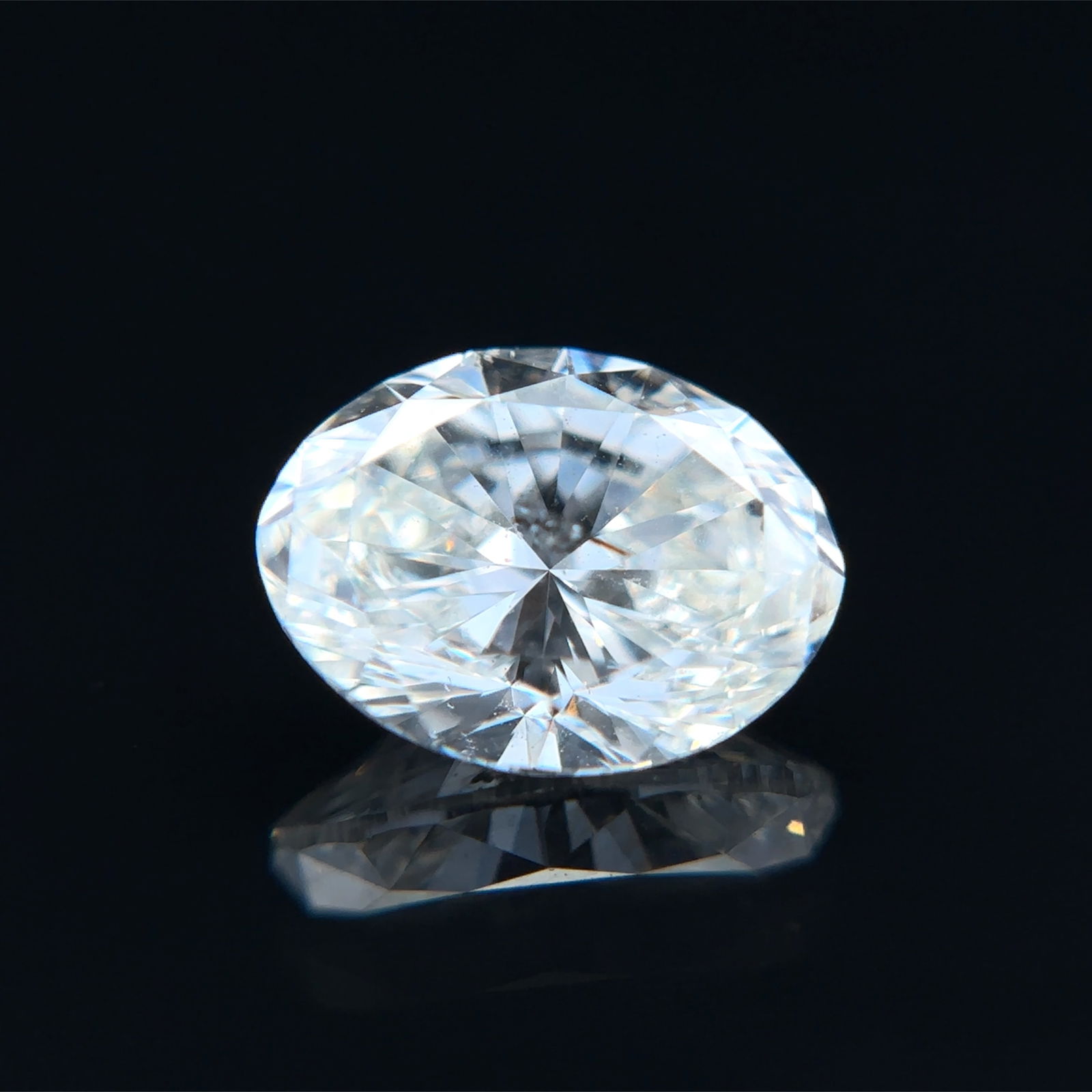 GIA Certified 1.50 Carats Oval Brilliant Loose Diamond (1 of 4)
