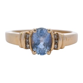 Oval Sapphire Ring in 14K Yellow Gold