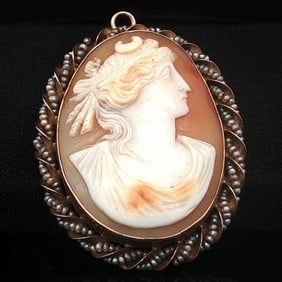 Victorian Shell Cameo with Seed Pearls Brooch/Pendant in 10K Yellow Gold
