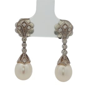 18K White Gold Diamond and Pearl Earrings