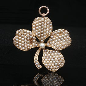 Antique Pearl Clover Brooch in 14K Yellow Gold