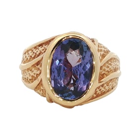 Oval Tanzanite Ring in 18K Yellow Gold