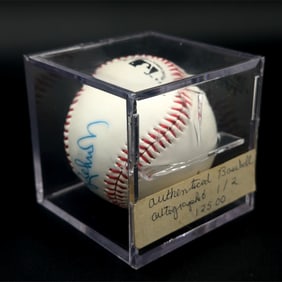 Brooks Robinson Signed Baseball in Display Case
