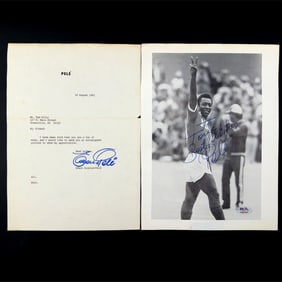 PELÉ AUTOGRAPHED PHOTO - PSA AUTHENTICATED