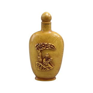 19th Century Chinese Stained Ivory Snuff Bottle: 19th century Chinese stained ivory snuff bottle, an elder sitting under a tree is depicted, height 8.5 cm.