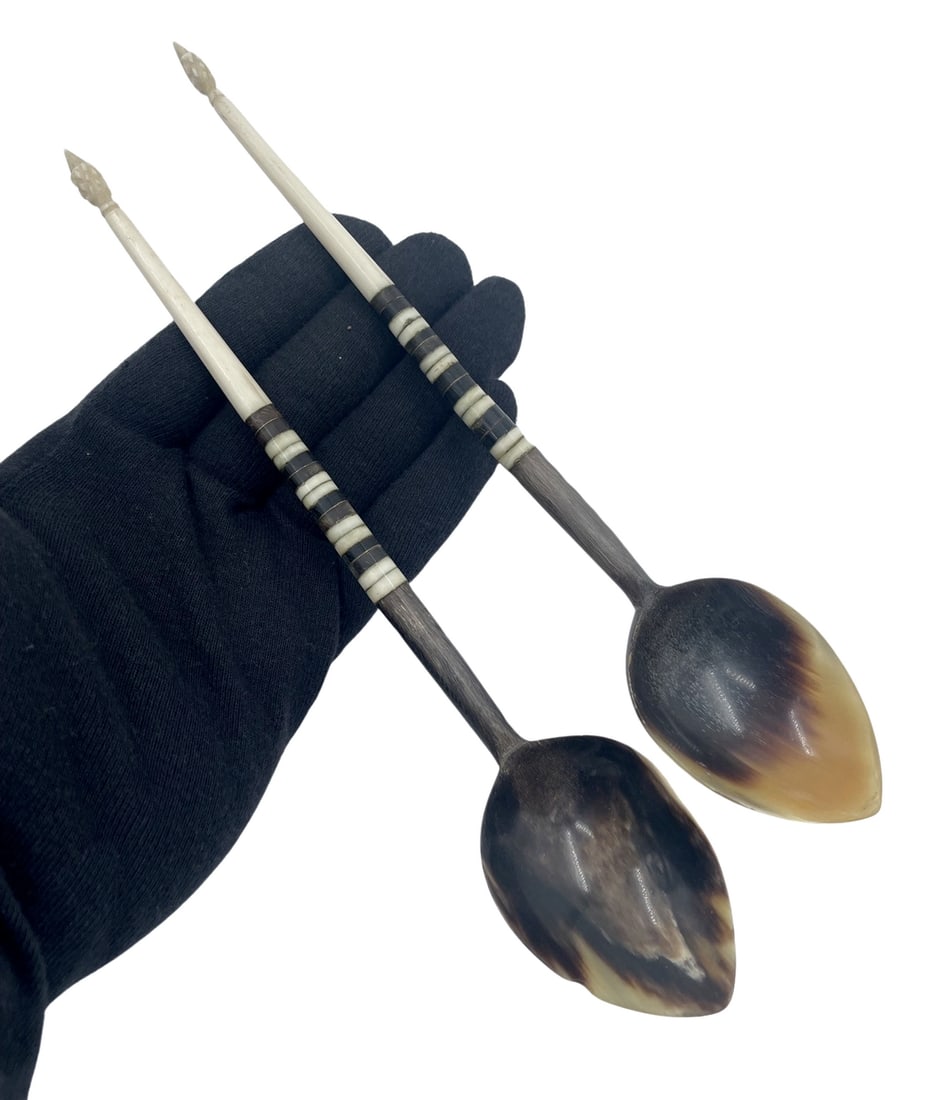 19th Century Ottoman Turkish Sherbet Spoons: 19th century Ottoman Turkish sherbet spoons made of horn and bone, about 23 cm each
