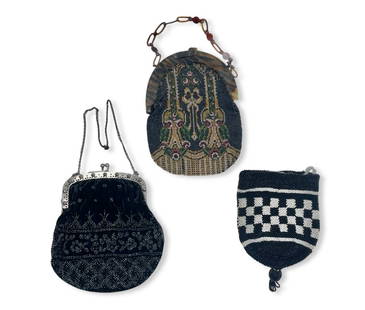 Lot of (3) Victorian Beadwork Purses: Description: Lot of (3) Victorian textile beadwork purses, the one designed with multi color beads has a broken piece on its faux tortoise shell handle (photo #7) Inhouse worldwide shipping,