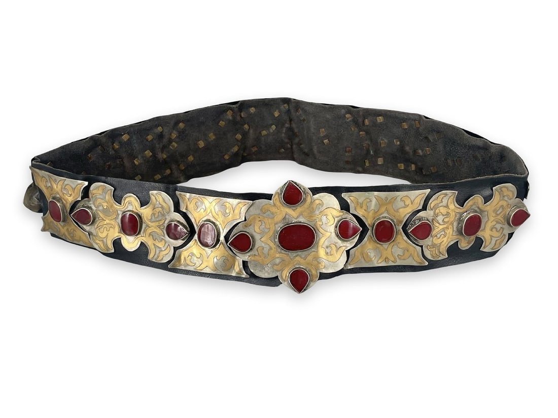 20th Century Turkoman Belt: 20th Century Turkoman Belt. 100 cm long, 7 cm wide. We ship to the United States PROBLEM-FREE. All the packages will be shipped as DDP (Delivered Duty Paid) , so you won’t have to pay ANY customs ta