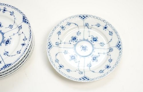 Vintage Blue Royal Copenhagen Blue Fluted Plates 10 in (5 Dinner Plates): Vintage Blue Royal Copenhagen Blue Fluted Plates 10 in (5 Dinner Plates). Royal Copenhagen Denmark. 1 /571. Discontinued.