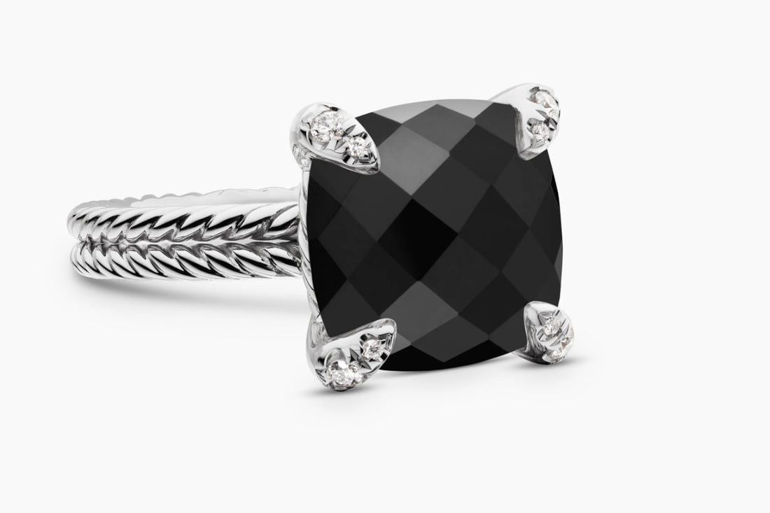 David Yurman Chatelaine Hematite Ring Size 5: Authentic David Yurman Chatelaine Hematite Ring Size 5. Material: Sterling Silver. The gorgeous ring is from the Chatelaine Collection. Crafted in Sterling Silver and Hematite stone with diamonds acce